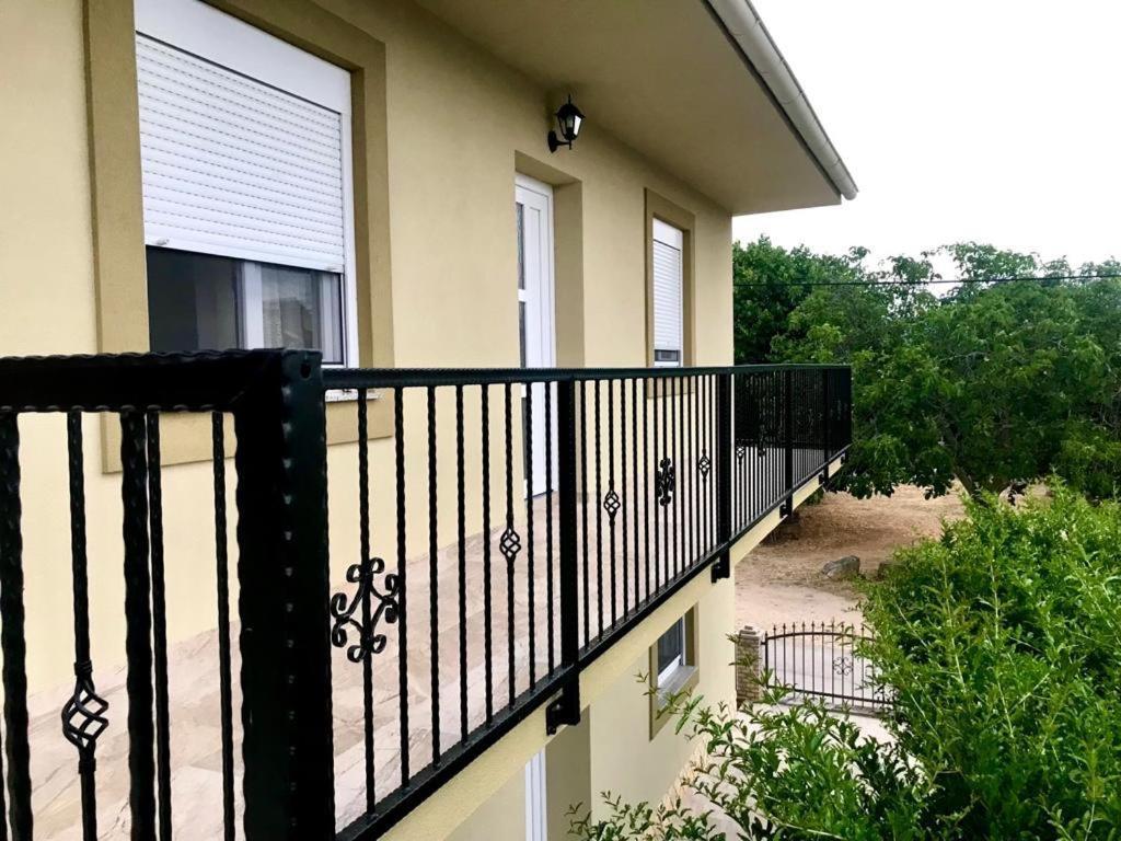 Apartment Mate Pridraga Exterior foto
